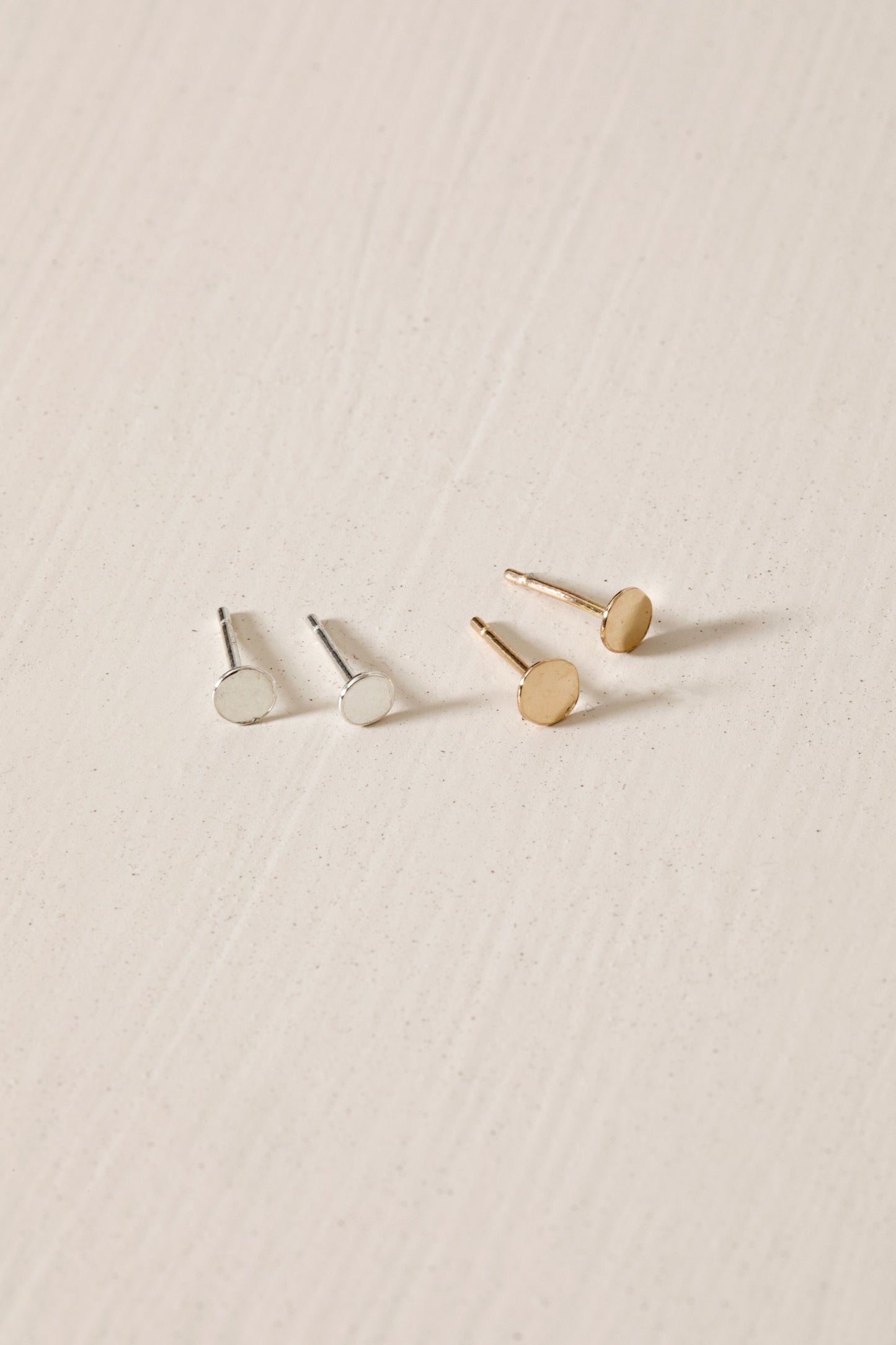 Circle Hammered Small Studs
