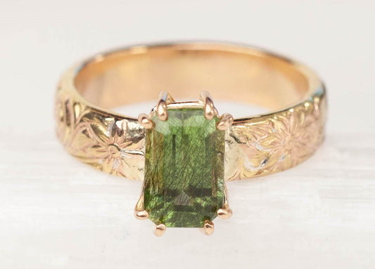 Peridot with Chromite Yuri Band Ring