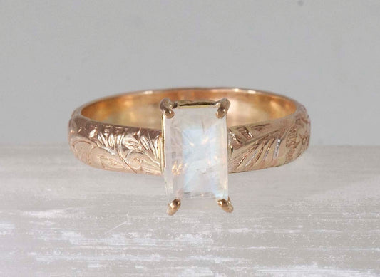 Moonstone Yuri Band Ring