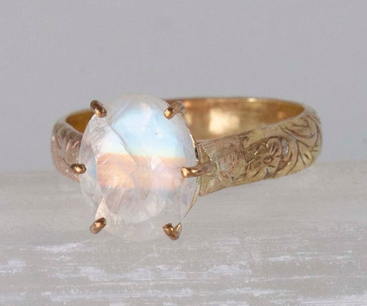 Moonstone Yuri Band Ring