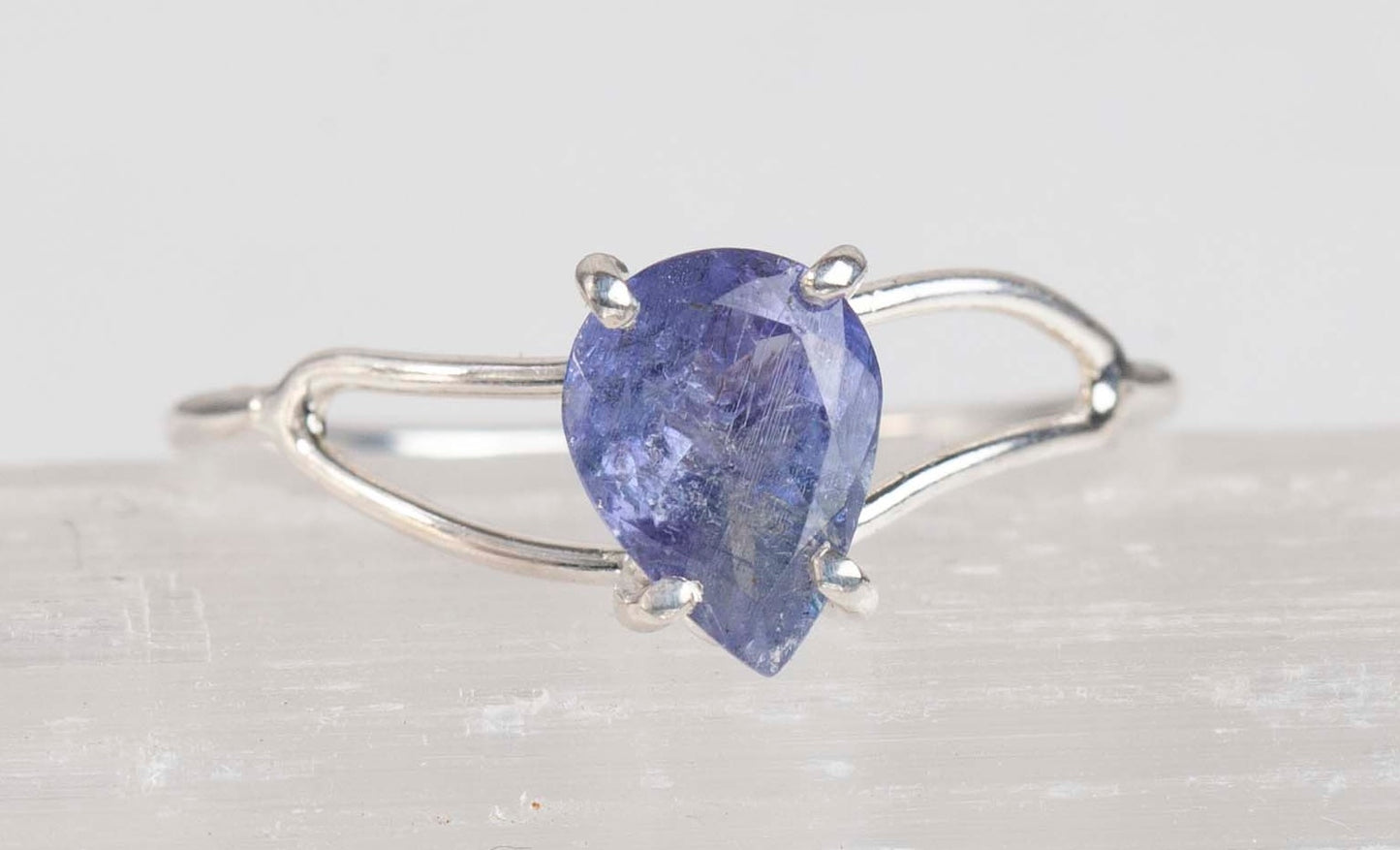 Tanzanite Wavy Kassia Ring SS