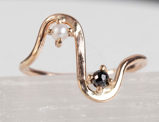 Black Diamond & Pearl Fluere Ring