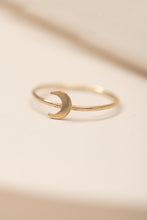 Load image into Gallery viewer, Crescent Moon Ring